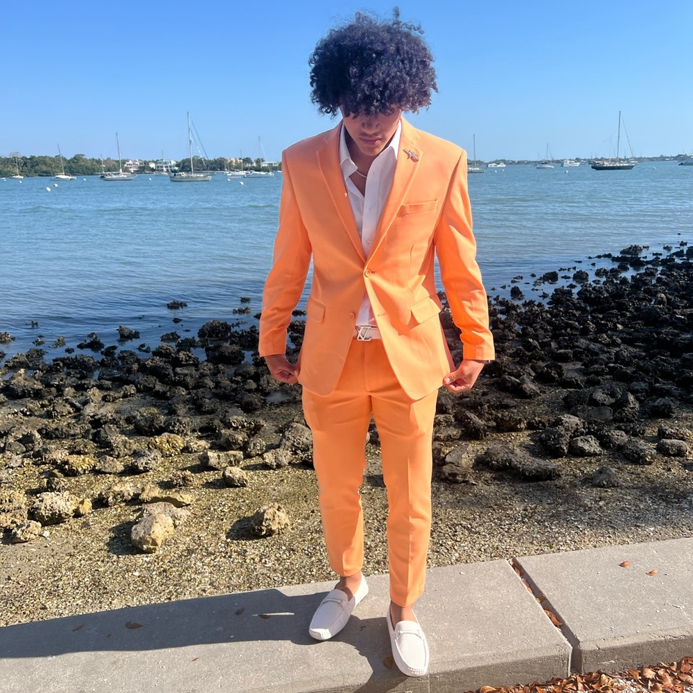 Apricot crush Men’s suit